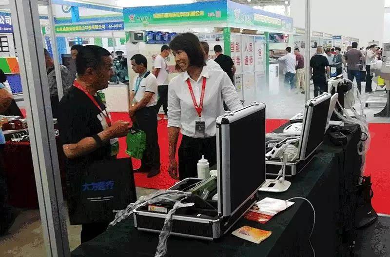 外國客戶咨詢獸用B超機