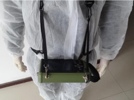獸用b超機工作時的佩戴